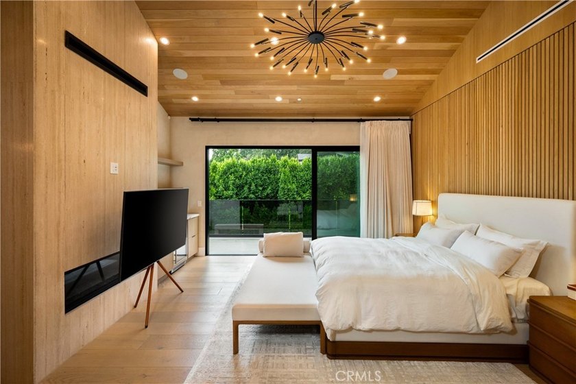 South of the Boulevard in one of Encino's most coveted enclaves - photo 39