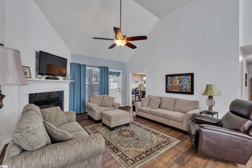 Welcome home to this charming split-bedroom RANCH, a - photo 6
