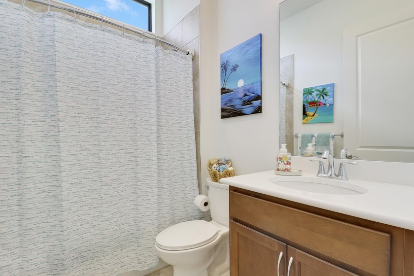 Room for everyone in this 3BR/3BA + bonus room or 4th bedroom - photo 24