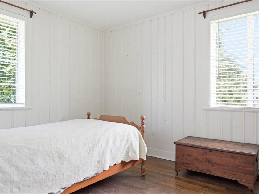 This one-owner home offers 2 bedrooms, 1 bathroom, and endless - photo 17