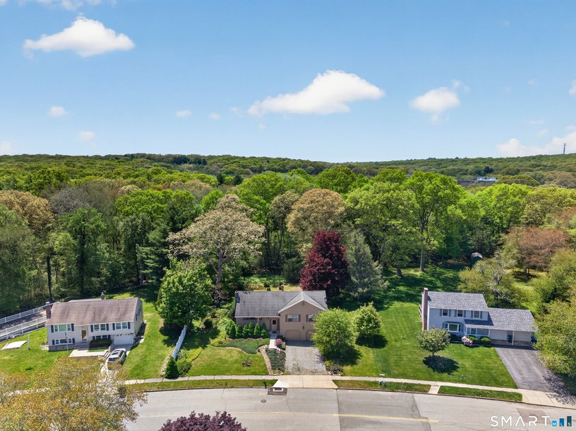 Ideally located in one of Mystic's most sought-after - photo 3