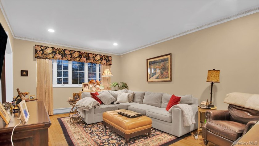 Located in Merrick, this spacious 4 Bedroom, 2.5 Bathroom - photo 17