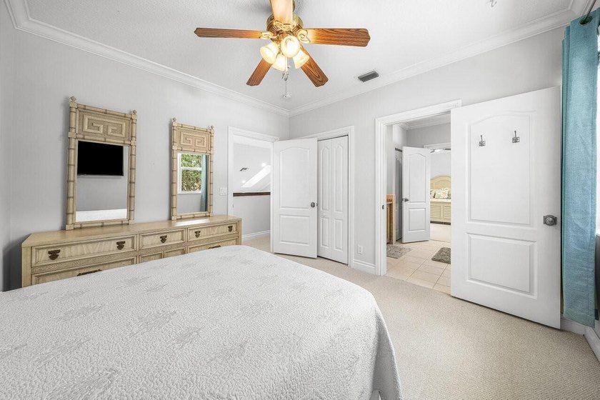 Quality Permeates this Gorgeous Estate, versatile 3-way split - photo 18