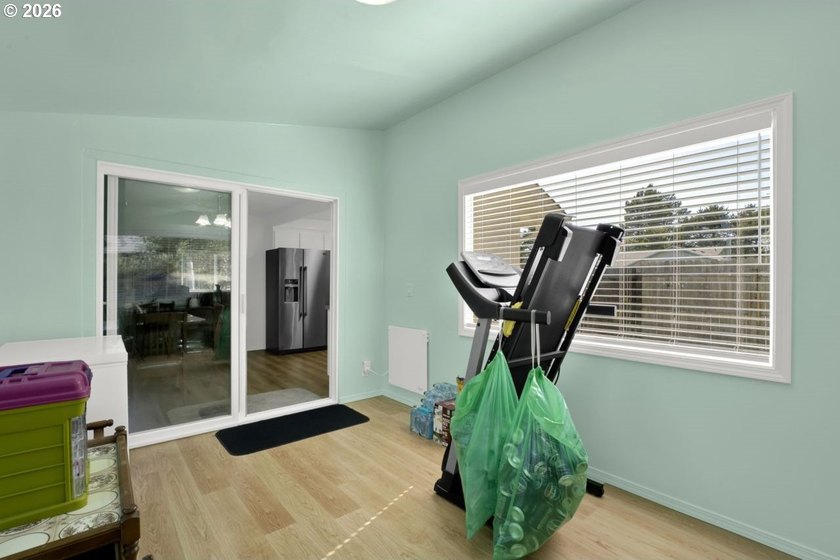 GREAT LOCATION! Spacious corner lot with an upgraded ranch-style - photo 19
