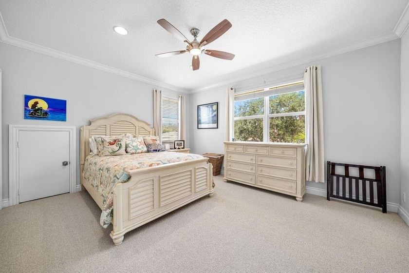 Quality Permeates this Gorgeous Estate, versatile 3-way split - photo 20