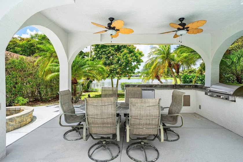 Quality Permeates this Gorgeous Estate, versatile 3-way split - photo 25