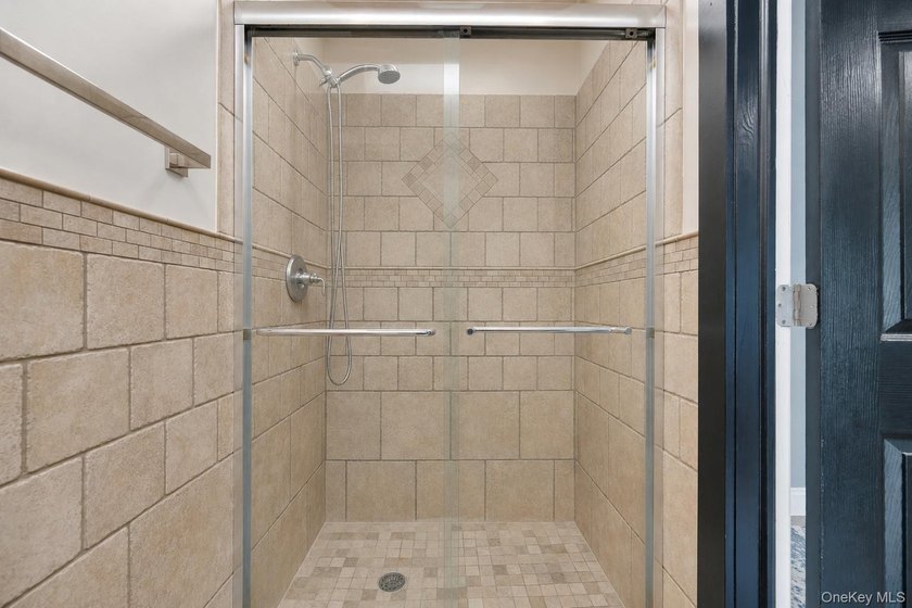 Custom-built and thoughtfully designed, this exceptional home - photo 24
