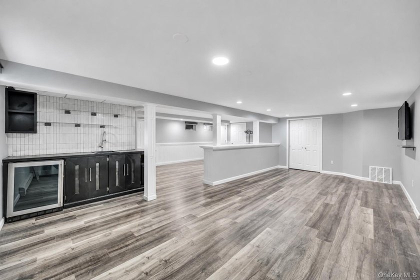 Custom-built and thoughtfully designed, this exceptional home - photo 40