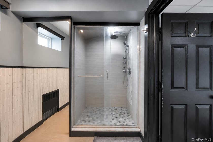 Custom-built and thoughtfully designed, this exceptional home - photo 43