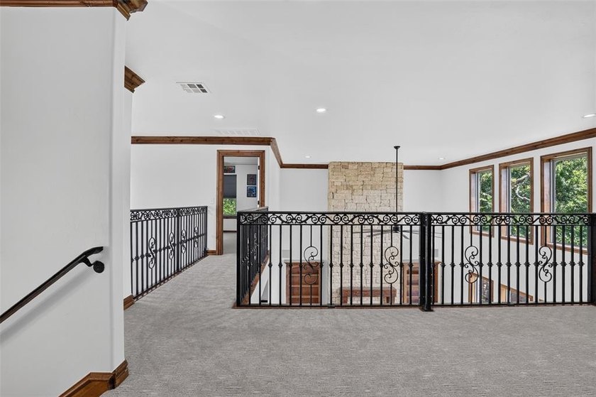 Luxury Waterfront Living in Cascata Falls Perfectly positioned - photo 29