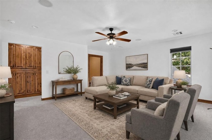 Luxury Waterfront Living in Cascata Falls Perfectly positioned - photo 36