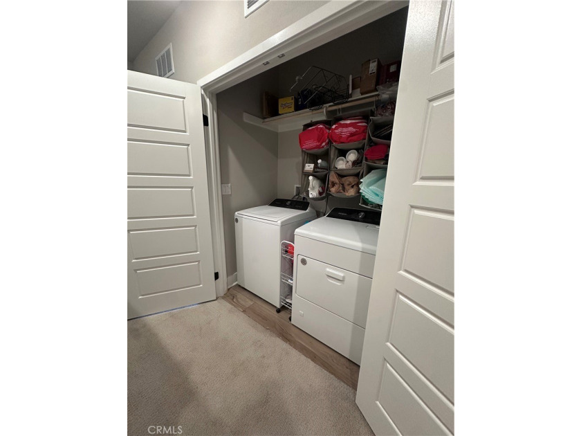 Beautiful newer construction, just 2 years old, featuring all - photo 20