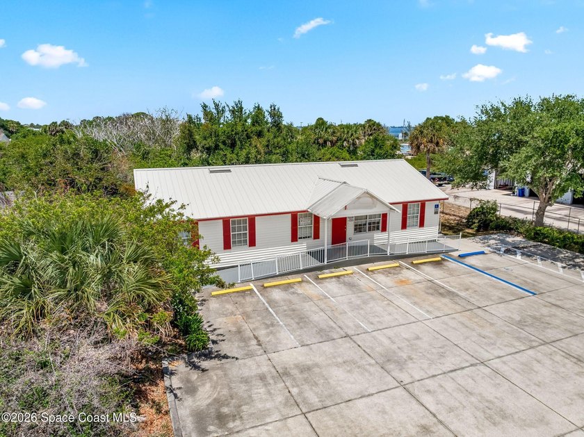 Here is a rare opportunity to acquire a fully built-out - photo 5