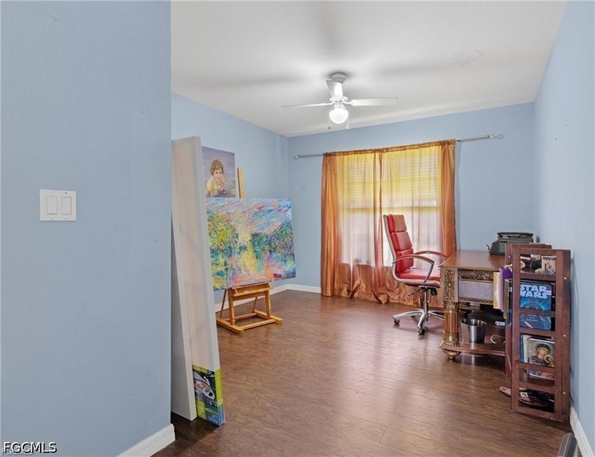 Beautiful Gulf-access, turnkey home offers 3 bedrooms, a den, 2 - photo 24