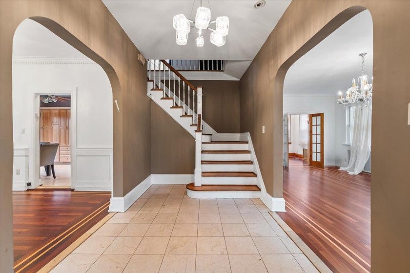 Tons of potential to make this brick center hall colonial ur own - photo 3