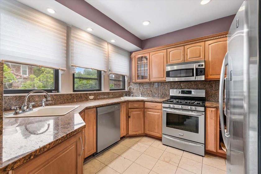 Tons of potential to make this brick center hall colonial ur own - photo 4
