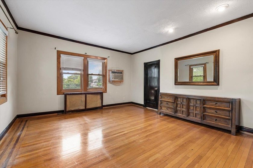 Tons of potential to make this brick center hall colonial ur own - photo 10