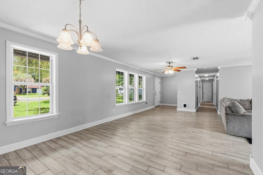 Welcome to 203 Tiffany Circle in beautiful St. Marys, Georgia! - photo 3