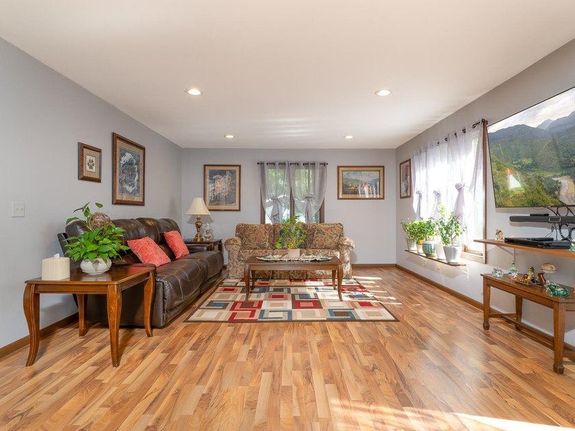 Discover tranquility in the Heart of the Lakes! Situated on a - photo 6