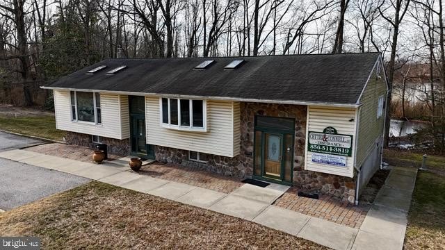 Price Reduction! Located on the lake. Here is your opportunity - photo 12