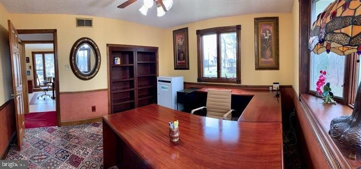Price Reduction! Located on the lake. Here is your opportunity - photo 17