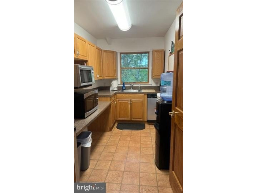 Price Reduction! Located on the lake. Here is your opportunity - photo 27