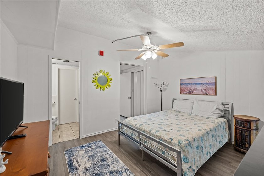 Welcome to your fully furnished coastal penthouse retreat at the - photo 6