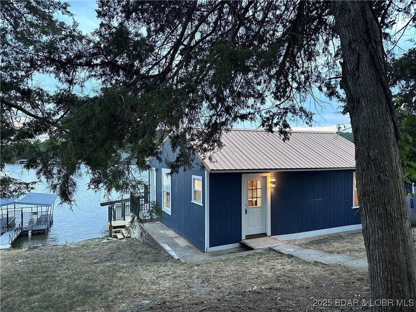 Experience the Ultimate Turnkey Lake Life! Escape to the 66MM - photo 4