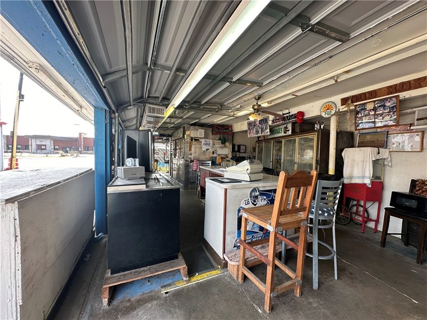 A Rare Find in the Heart of Corpus Christi! Located at the - photo 4
