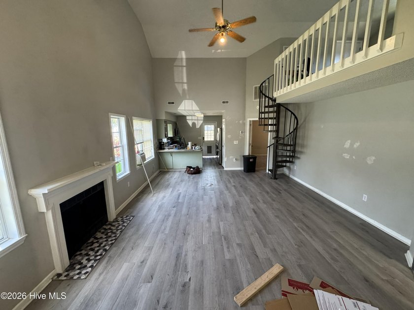 Welcome to 3571 Red Oak Drive in New Bern. This 2-bedroom - photo 2