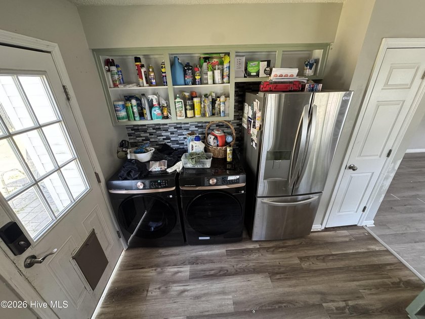 Welcome to 3571 Red Oak Drive in New Bern. This 2-bedroom - photo 5