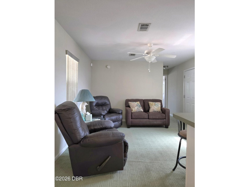 Enjoy easy Florida living in this well-kept 2010 mobile home - photo 11