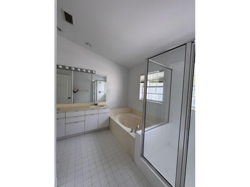 Don't miss this 3 bedroom 2 bath unit located in the beautiful - photo 17