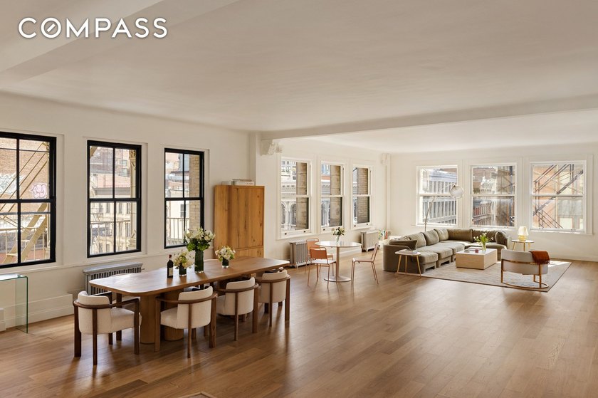 Perched on a high floor, soaring above height-restricted SOHO - photo 3