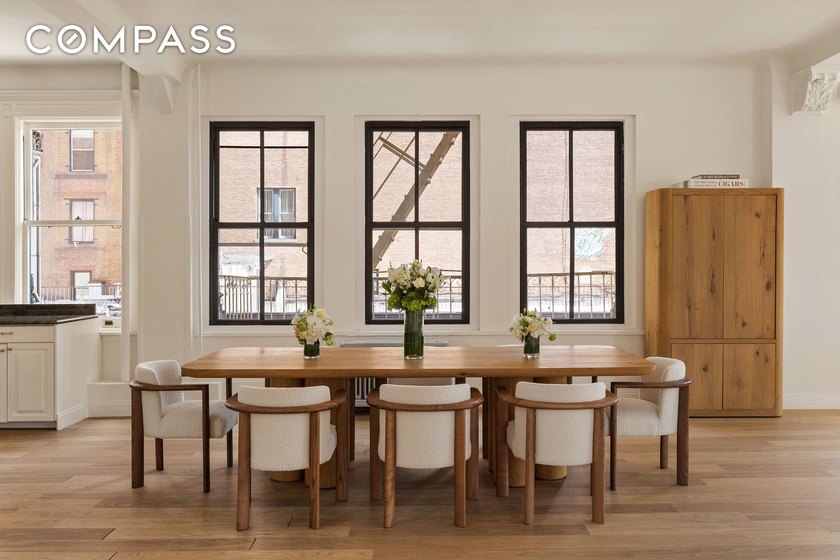Perched on a high floor, soaring above height-restricted SOHO - photo 4