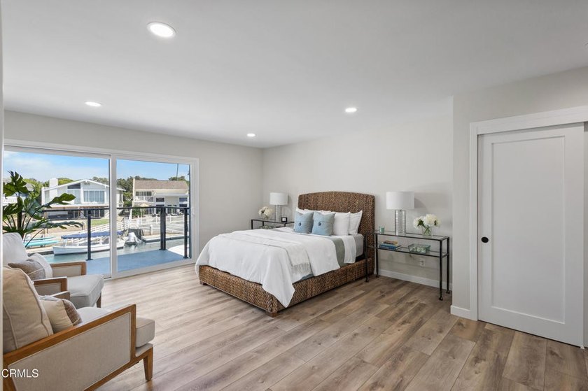 Welcome to your new completely renovated Mandalay Bay dockside - photo 19