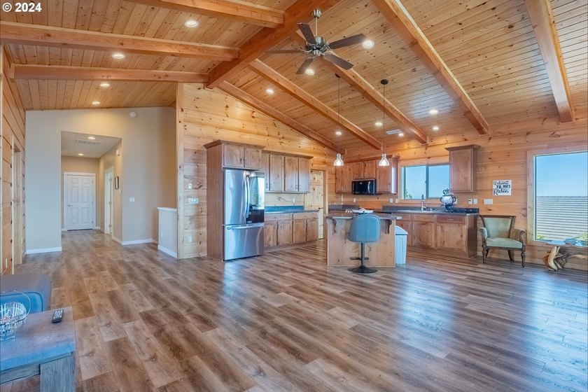 Stunning 2 story luxury home with incredible views of the ocean - photo 13