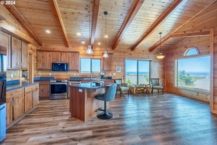 Stunning 2 story luxury home with incredible views of the ocean - photo 14