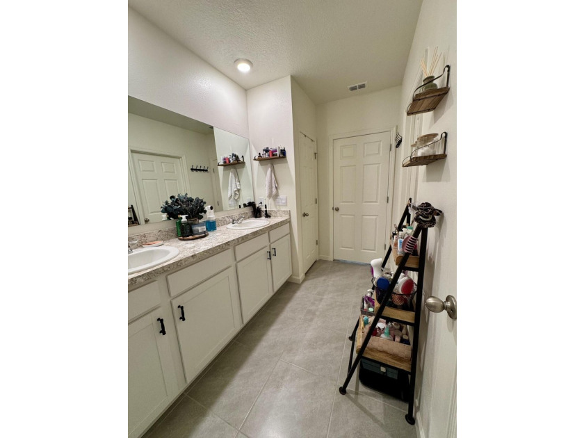 Welcome to this beautifully upgraded 3-bedroom, 2-bath CBS home - photo 24