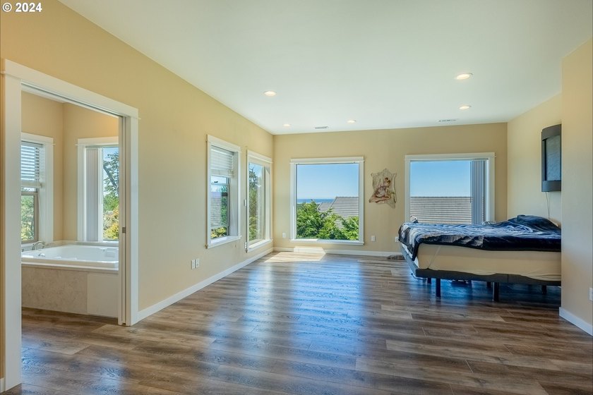 Stunning 2 story luxury home with incredible views of the ocean - photo 25