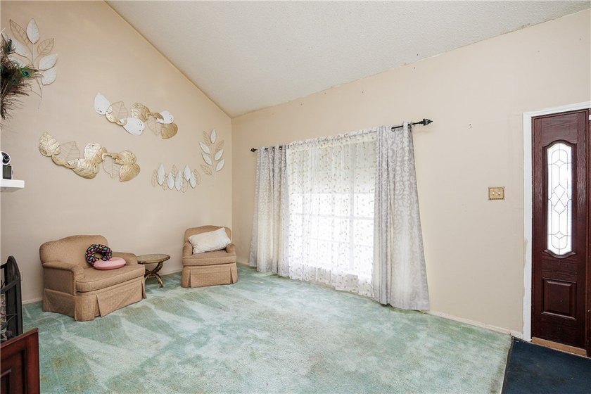 PRICE IMPROVEMENT - MUST SEE!!! Whether you're looking for your - photo 6