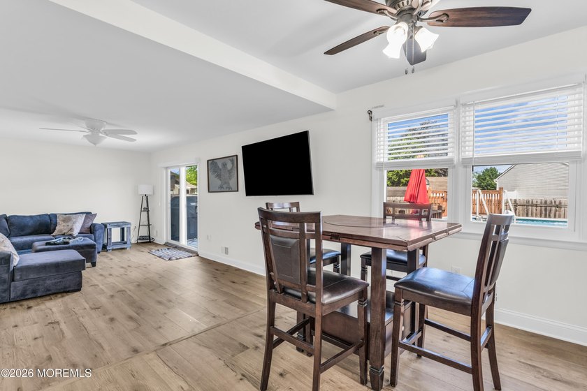 Welcome to this beautifully maintained 3-bedroom, 2.5-bath - photo 13
