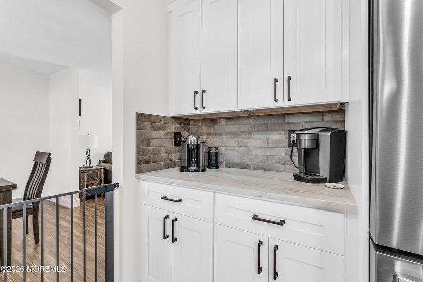 Welcome to this beautifully maintained 3-bedroom, 2.5-bath - photo 14