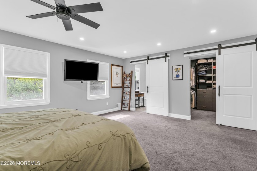 Welcome to this beautifully maintained 3-bedroom, 2.5-bath - photo 22