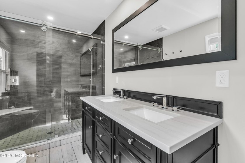Welcome to this beautifully maintained 3-bedroom, 2.5-bath - photo 25