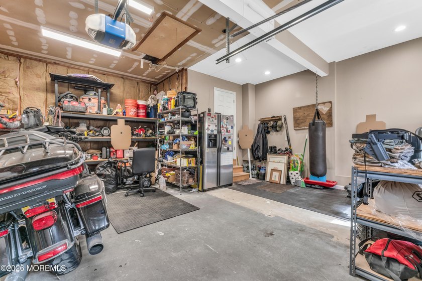 Welcome to this beautifully maintained 3-bedroom, 2.5-bath - photo 31