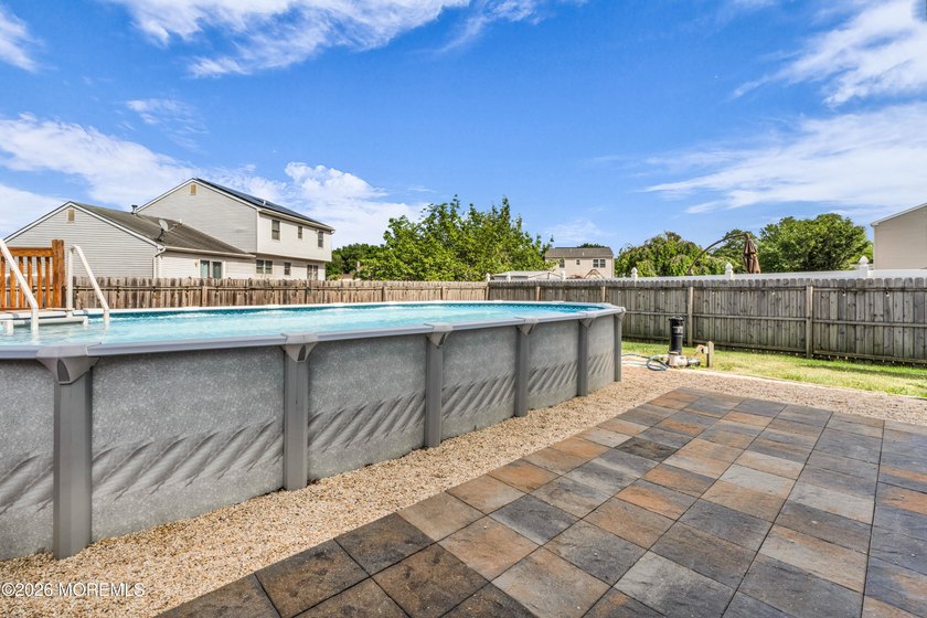 Welcome to this beautifully maintained 3-bedroom, 2.5-bath - photo 35