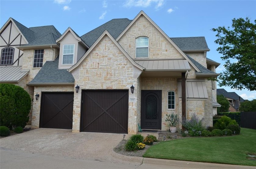 Experience the perfect blend of luxury, convenience, and - photo 4