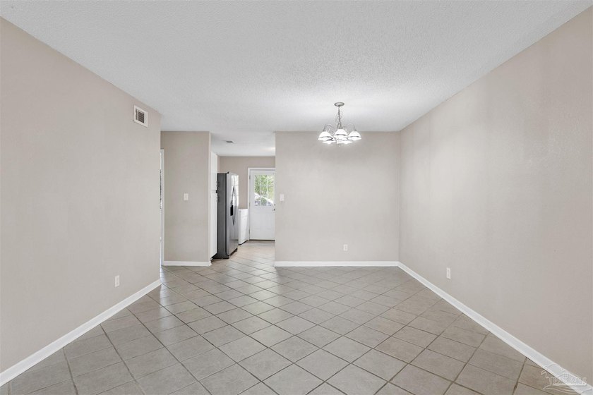 PRICE IMPROVEMENT!!!! This 2nd story, well-maintained 2-bedroom - photo 9