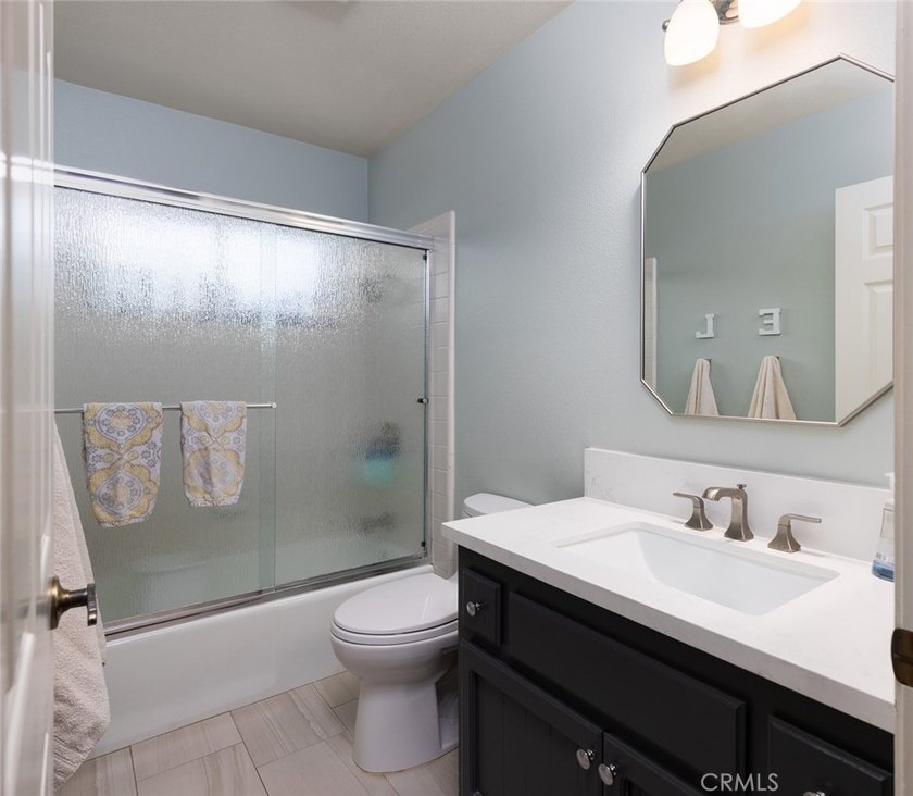 SINGLE STORY RANCH HOME* 3 CAR GARAGE* FULLY OWNED SOLAR PANELS* - photo 19